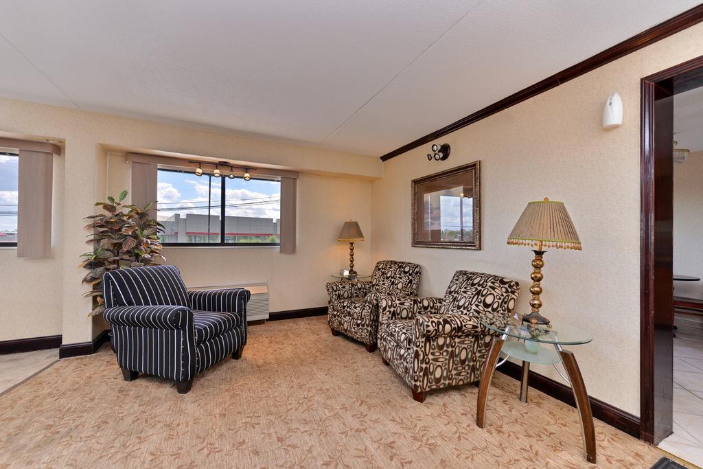 Americas Best Value Inn-Pittsburgh Airport Coraopolis Exteriör bild