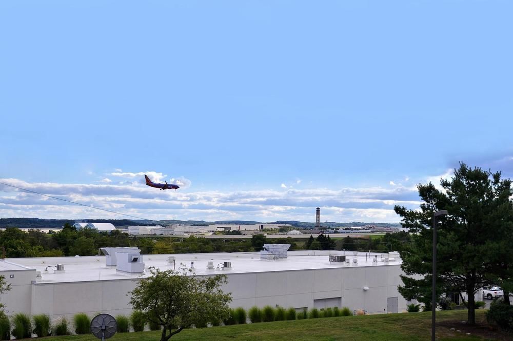 Americas Best Value Inn-Pittsburgh Airport Coraopolis Exteriör bild