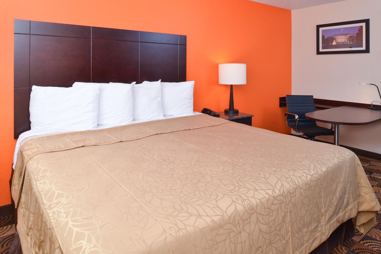 Americas Best Value Inn-Pittsburgh Airport Coraopolis Exteriör bild