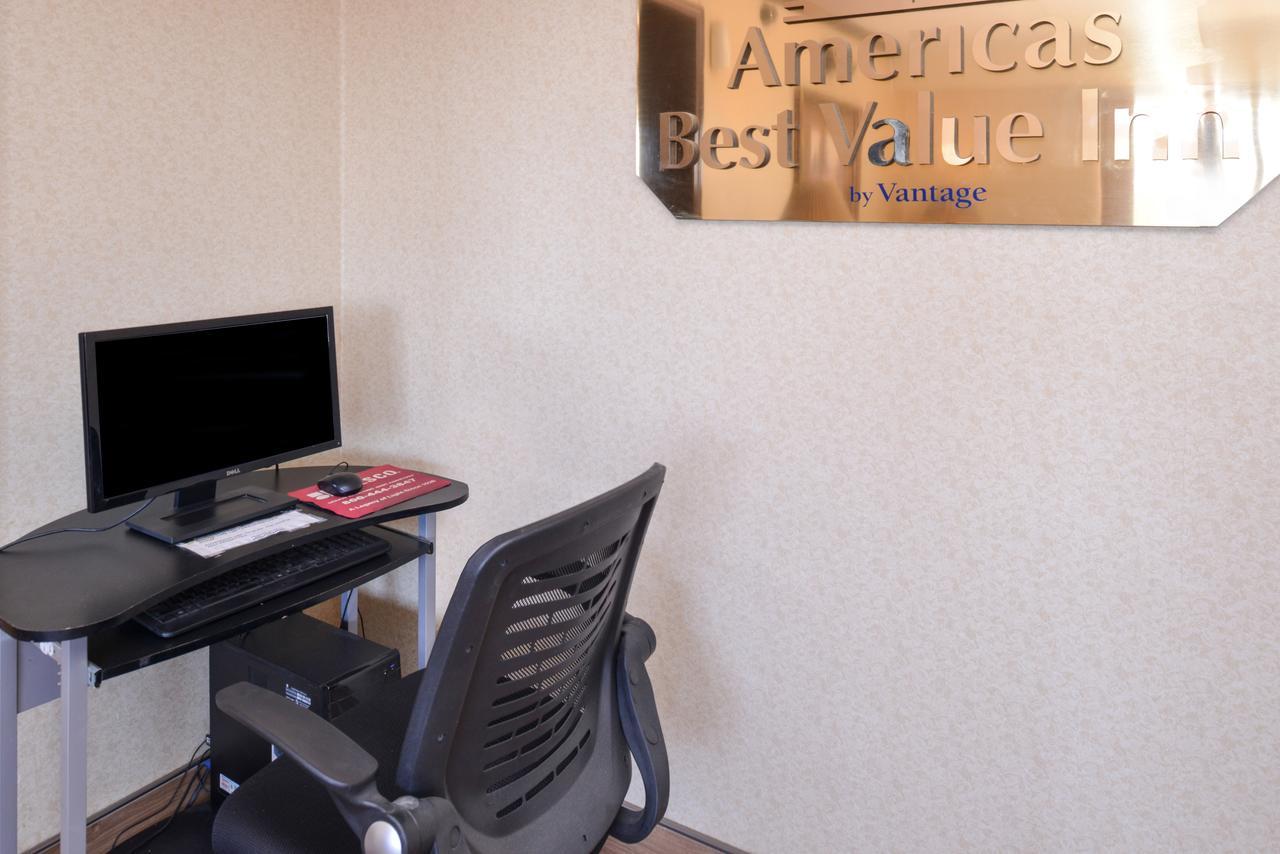 Americas Best Value Inn-Pittsburgh Airport Coraopolis Exteriör bild